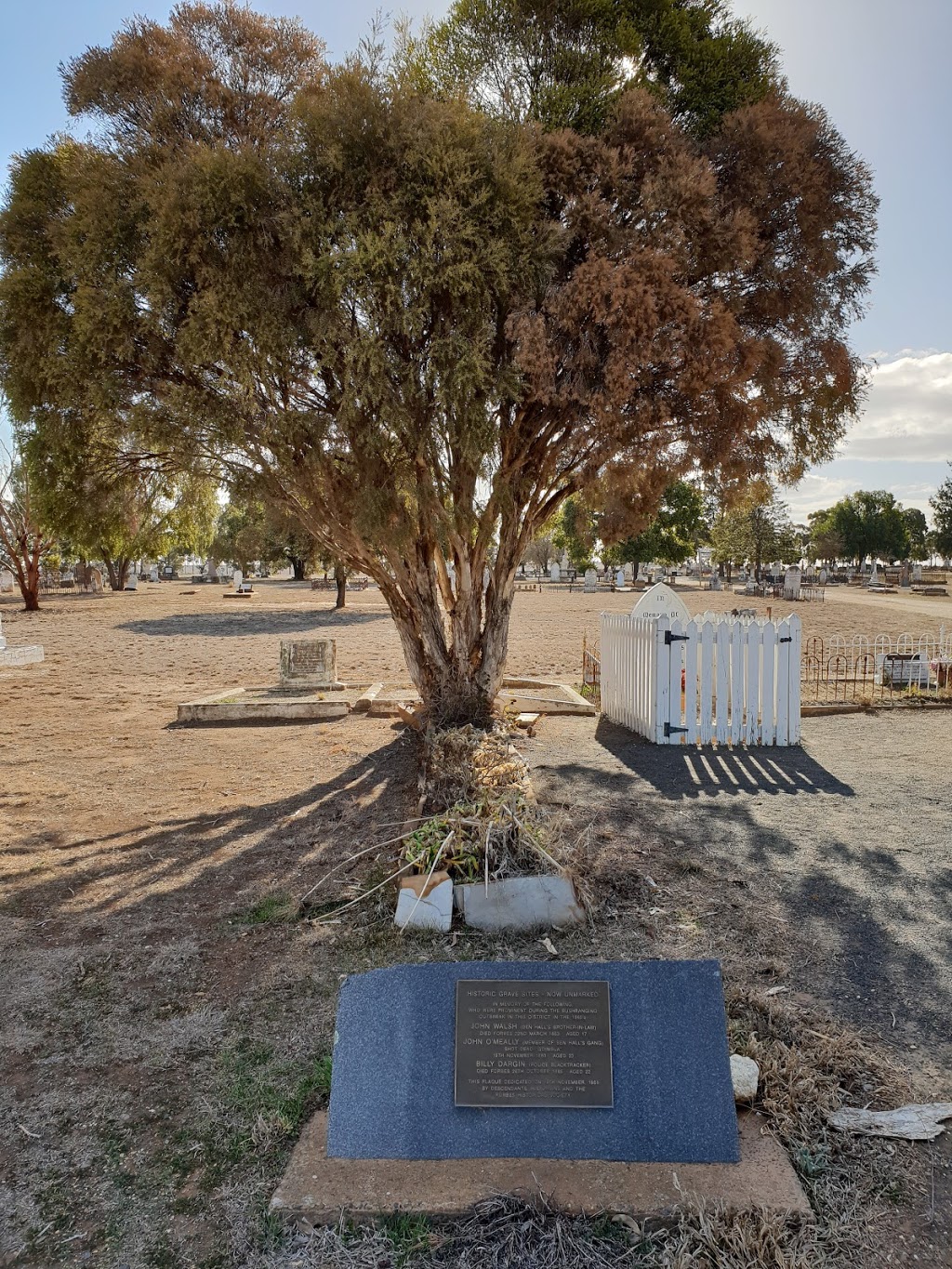 BEN HALL Bush Ranger Grave | Forbes NSW 2871, Australia