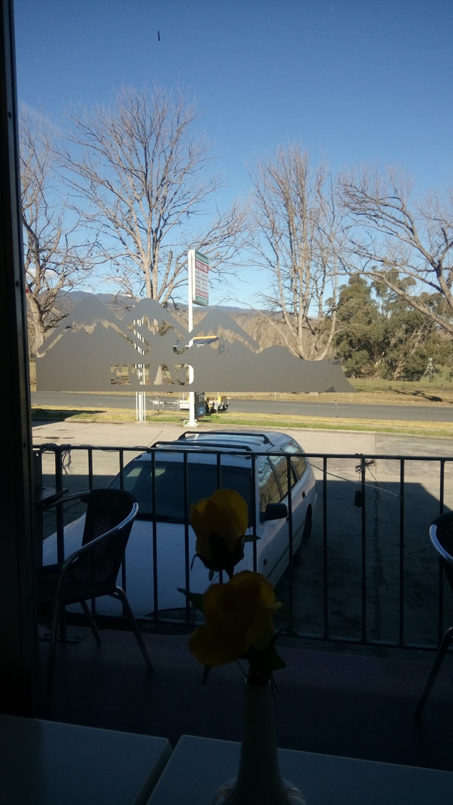 Alpine Cafe Ⓜ | cafe | Scott St, Khancoban NSW 2642, Australia