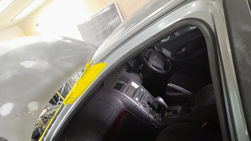 Kanwal Smash Repairs | Factory 15/14-16 Arizona Rd, Charmhaven NSW 2263, Australia | Phone: (02) 4392 2723