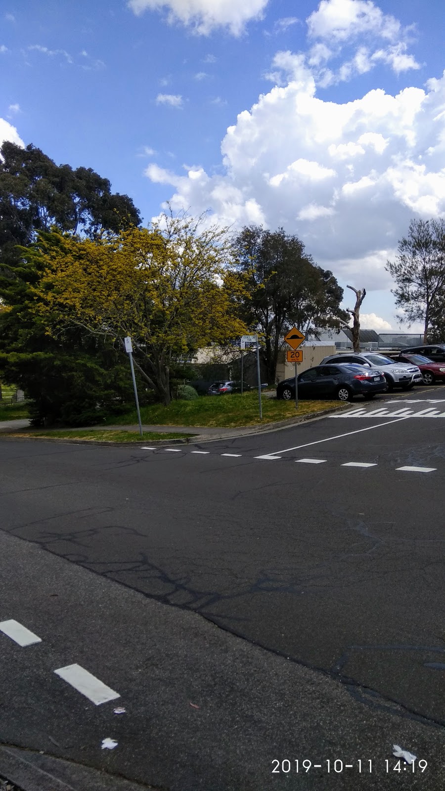 Nillumbik Council Car Park | parking | 34 Civic Dr, Greensborough VIC 3088, Australia