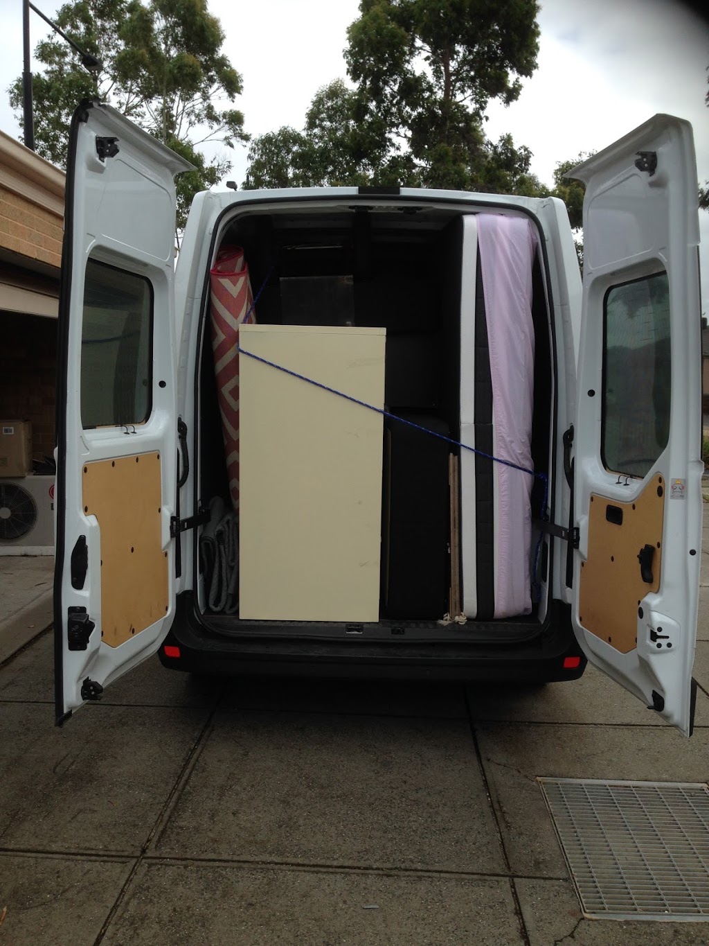 Handy Truck Geelong | moving company | 24 Bonavista Way, Curlewis VIC 3222, Australia | 0434566860 OR +61 434 566 860