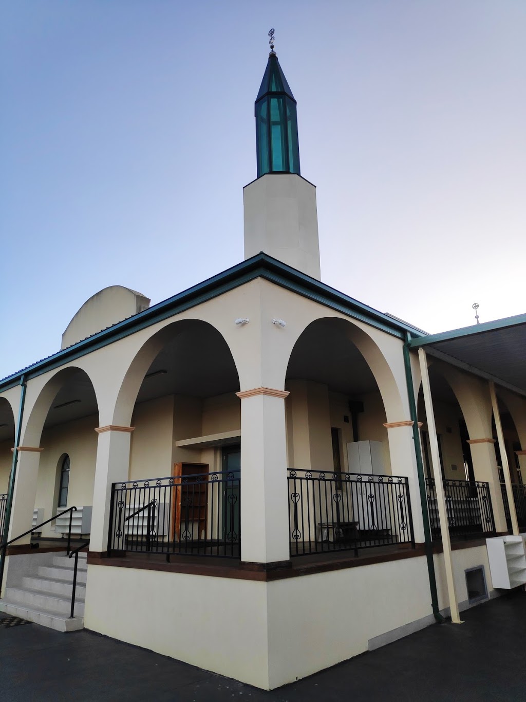 Noble Park Mosque | 18 Leonard Ave, Noble Park VIC 3174, Australia | Phone: (03) 9546 8089