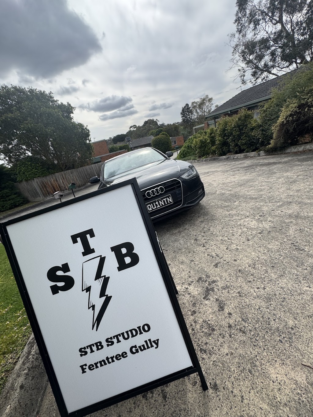 STB Studio - Adam Sheehy | 11 Warrenwood Cl, Ferntree Gully VIC 3156, Australia | Phone: 0400 233 400