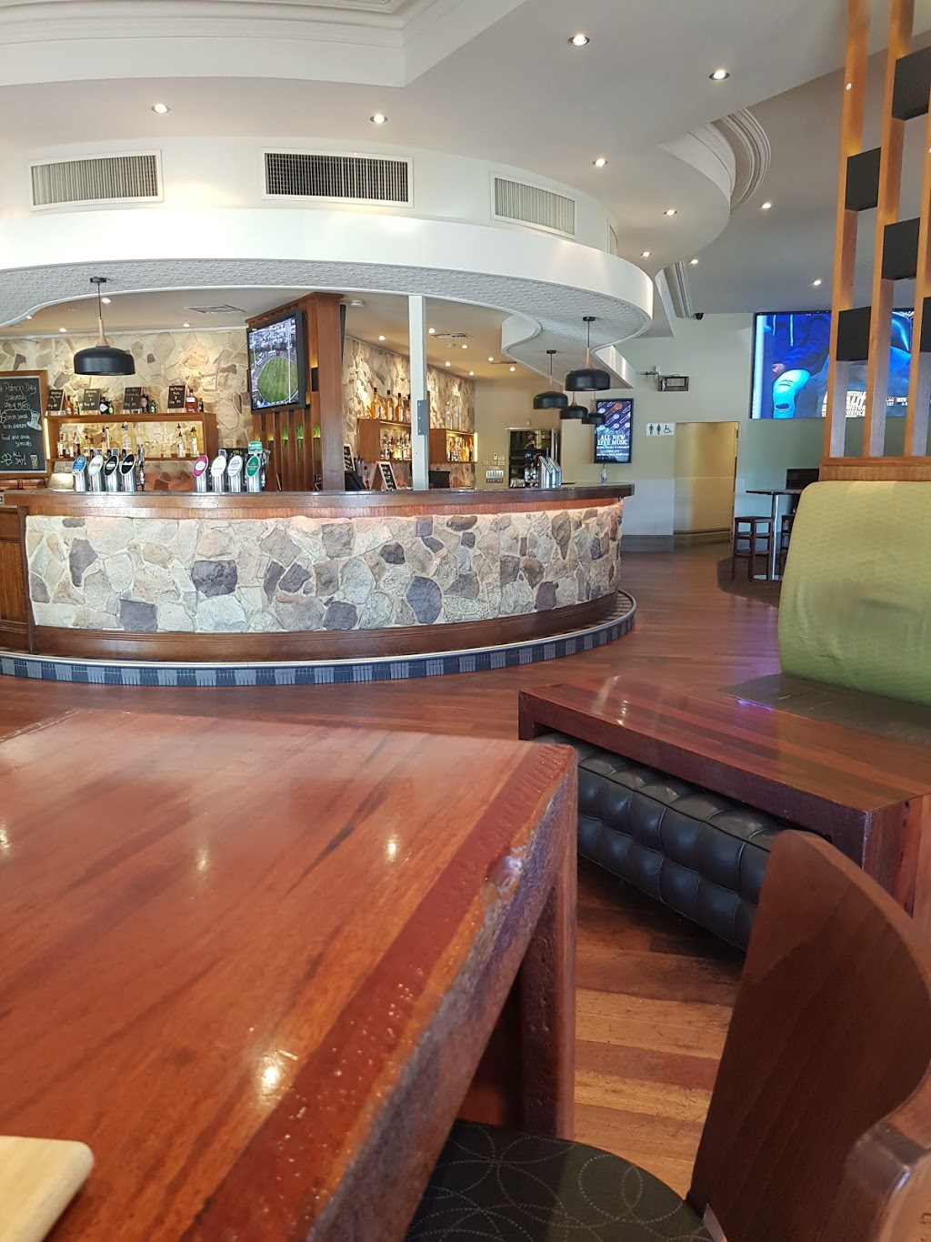 whale+ale | restaurant | Key Largo Dr & Ocean Keys Boulevard, Clarkson WA 6030, Australia | 0894085444 OR +61 8 9408 5444