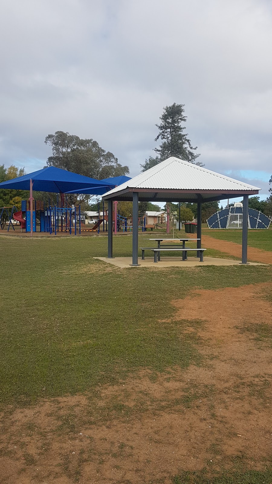 Hyman Park | park | Robert and Jean Streets, South Tamworth NSW 2340, Australia