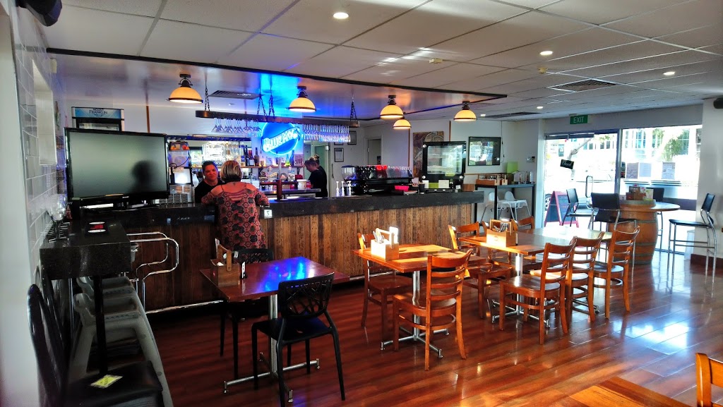 Sue’s Bar and Grill | restaurant | 3 First Ave, Bongaree QLD 4507, Australia | 0734101750 OR +61 7 3410 1750