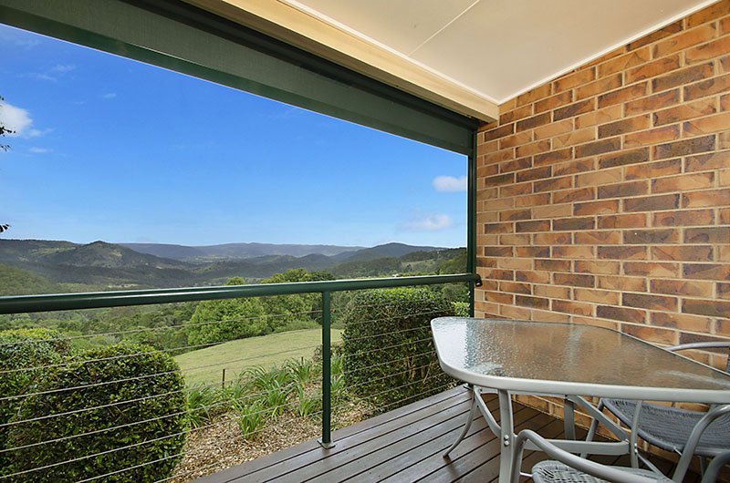 Artisan Spa Views | 475 Maleny Kenilworth Rd, Maleny QLD 4552, Australia | Phone: 0474 308 718