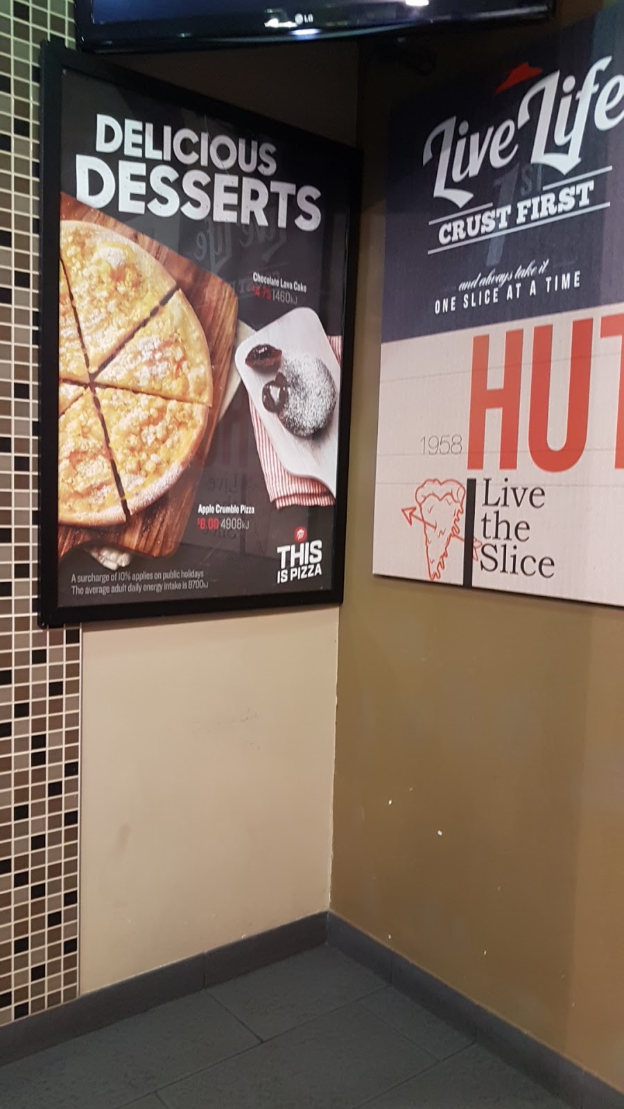 Pizza Hut Shellharbour | meal delivery | 15 College Ave, Shellharbour City Centre NSW 2529, Australia | 131166 OR +61 131166