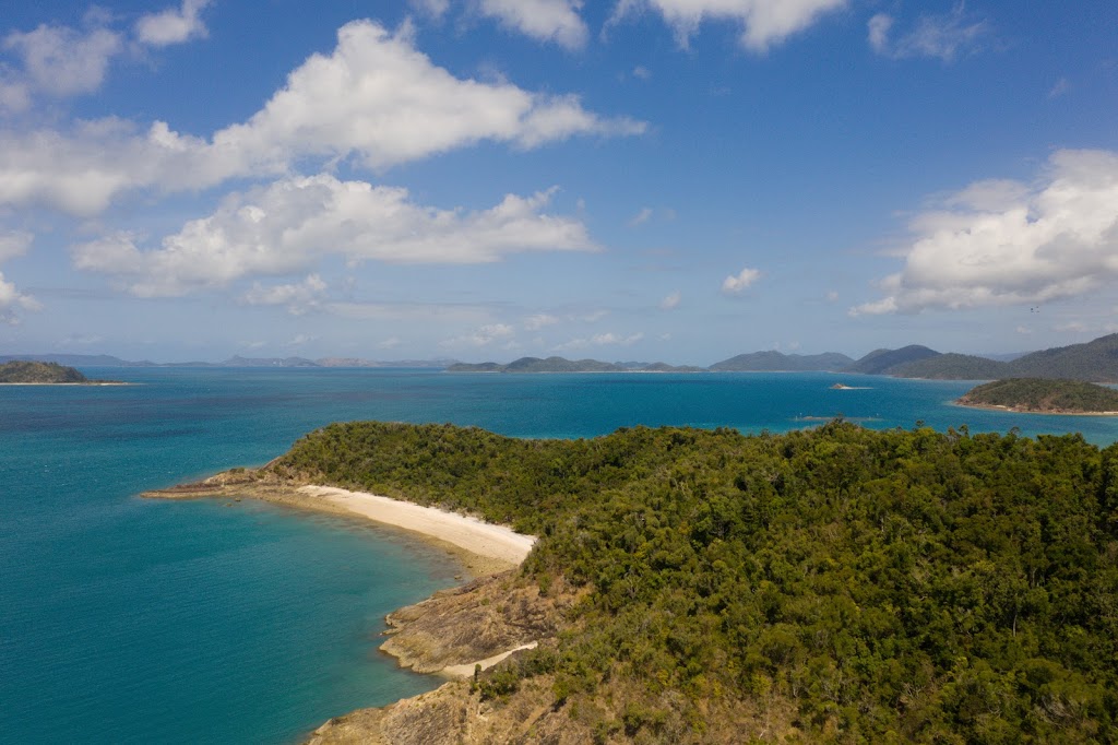 Coral Beach | Coral Esplanade, Whitsundays QLD 4802, Australia | Phone: 0481 820 444