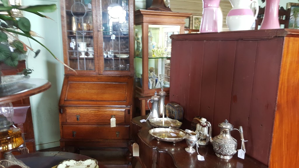 Newlyn Antiques & Cottage Garden Nursery | home goods store | 2851 Midland Hwy, Newlyn North VIC 3364, Australia | 0353457458 OR +61 3 5345 7458