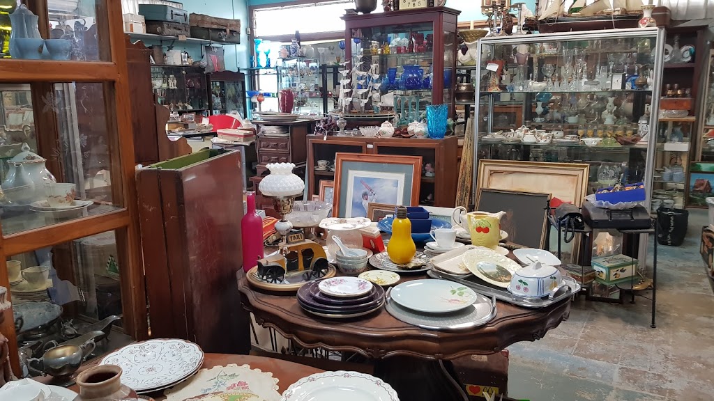 Antiques Etc. | home goods store | 132 Braun St, Deagon QLD 4017, Australia | 0738692612 OR +61 7 3869 2612