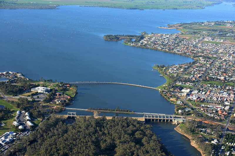 Yarrawonga Mulwala Visitor Information Centre | real estate agency | 1 Irvine Parade, Yarrawonga VIC 3730, Australia | 0357441989 OR +61 3 5744 1989