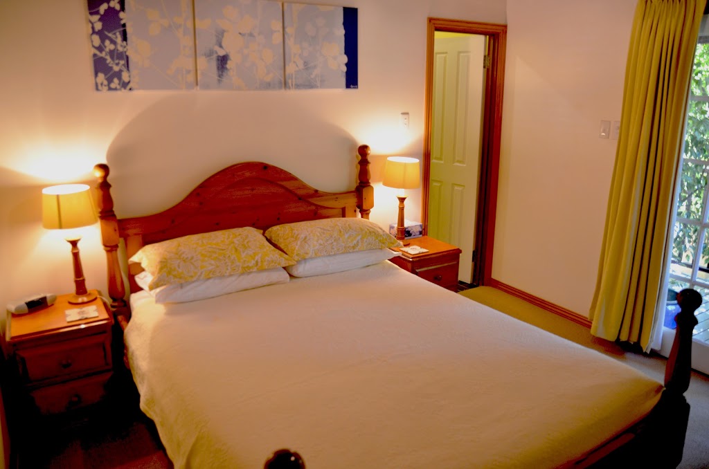 RoseMoore Bed & Breakfast | lodging | 2 Winifred St, Mosman Park WA 6012, Australia | 0893848214 OR +61 8 9384 8214