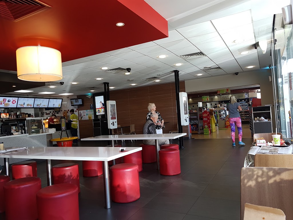 McDonalds Oakleigh | meal takeaway | Cnr Poath &, North Rd, Oakleigh VIC 3166, Australia | 0395637413 OR +61 3 9563 7413