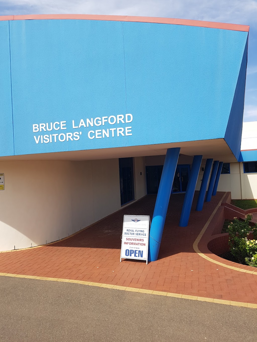 The Clive Bishop Medical Centre, Royal Flying Doctor Service | health | Broken Hill Airport, Pro Hart Way, Broken Hill NSW 2880, Australia | 0880803780 OR +61 8 8080 3780