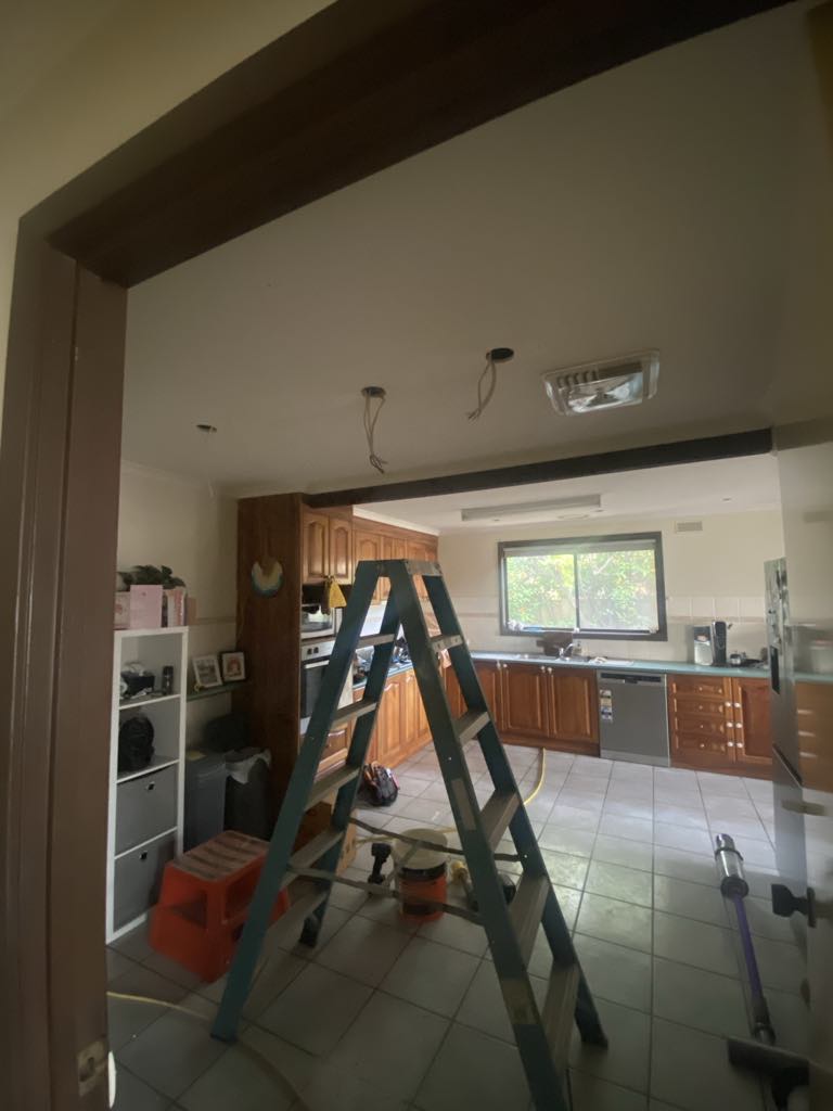 Hildred Electrical Services | 16 Queen Elizabeth Dr, Tallangatta VIC 3700, Australia | Phone: 0417 819 382