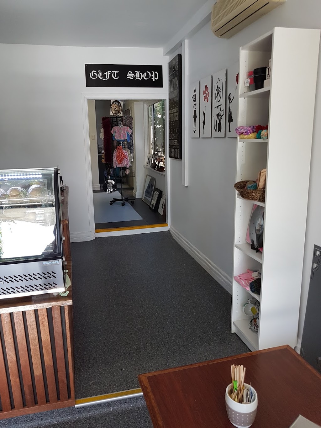 3Js Coffee & Gifts | 101 Kate St, Woody Point QLD 4019, Australia | Phone: 0424 933 635