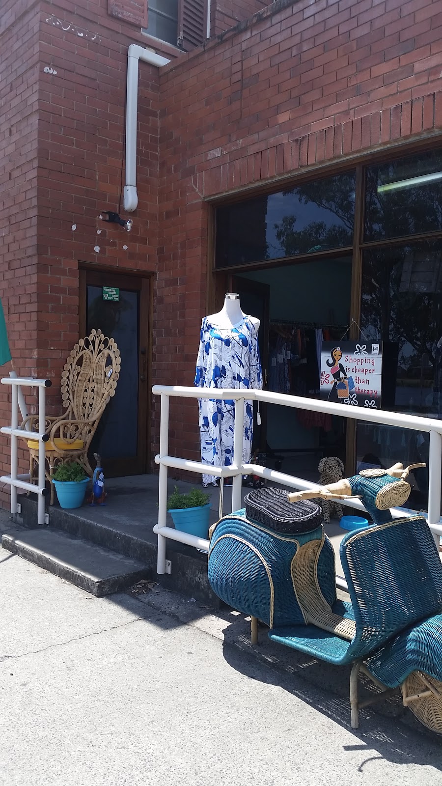 Iguana Beachwear Gifts & Home Decor | 2/93 River St, Woodburn NSW 2472, Australia