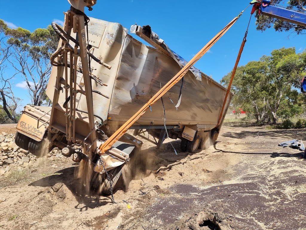 Glenns Heavy Recovering and Towing & Tilt Tray service | Unit 8/205 Chester Pass Rd, Albany WA 6330, Australia | Phone: 0428 446 614