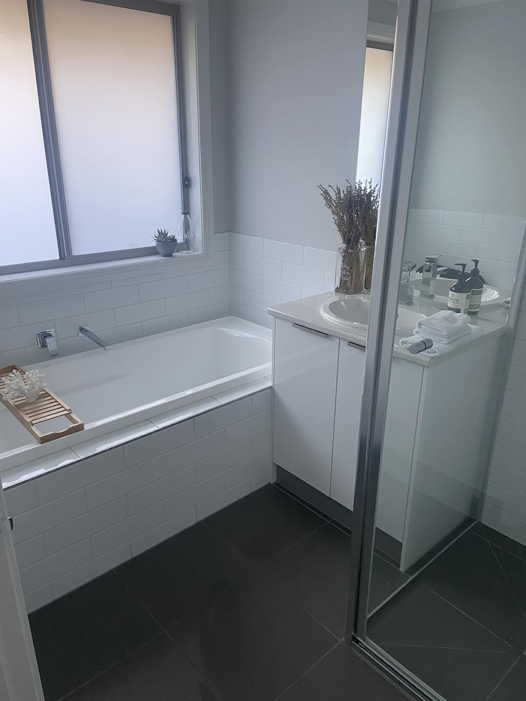 Ballarat Cleaning Services | 17 Parbury Ave, Lake Gardens VIC 3355, Australia | Phone: 0432 319 800