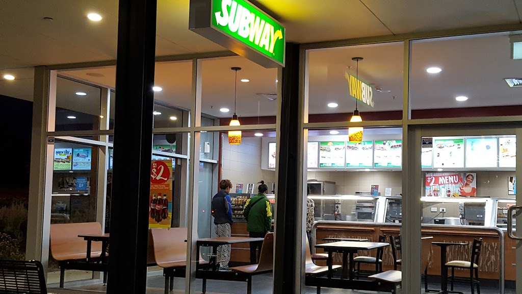 Subway | restaurant | 5/8 Durnin Ave, Beeliar WA 6164, Australia | 0864989853 OR +61 8 6498 9853