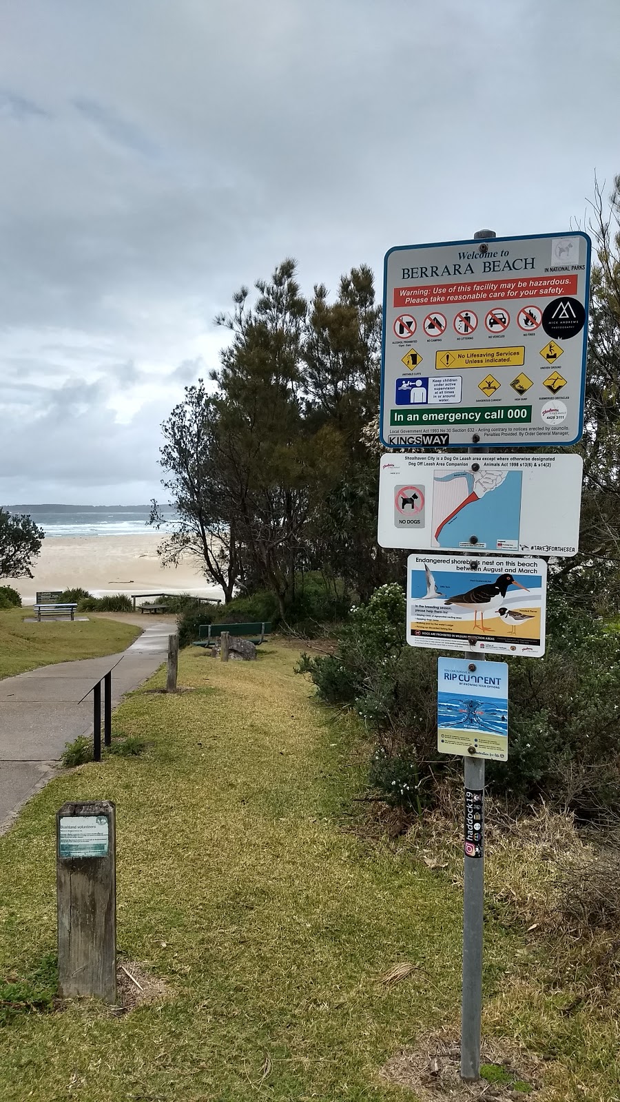 Berrara Beach car park and access | park | 1 Berrara Rd, Berrara NSW 2540, Australia