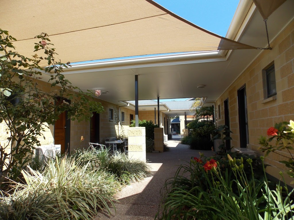 Emerald Gardens Motel & Apartments | lodging | 2 Harris St, Emerald QLD 4720, Australia | 0749876222 OR +61 7 4987 6222