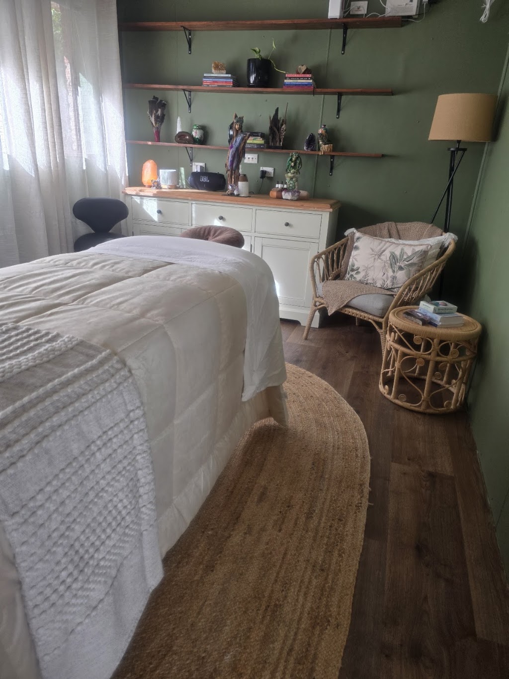 Herbal Touch Bush Clinic | 15 Paringa Rd, Longreach NSW 2540, Australia | Phone: 0409 154 042
