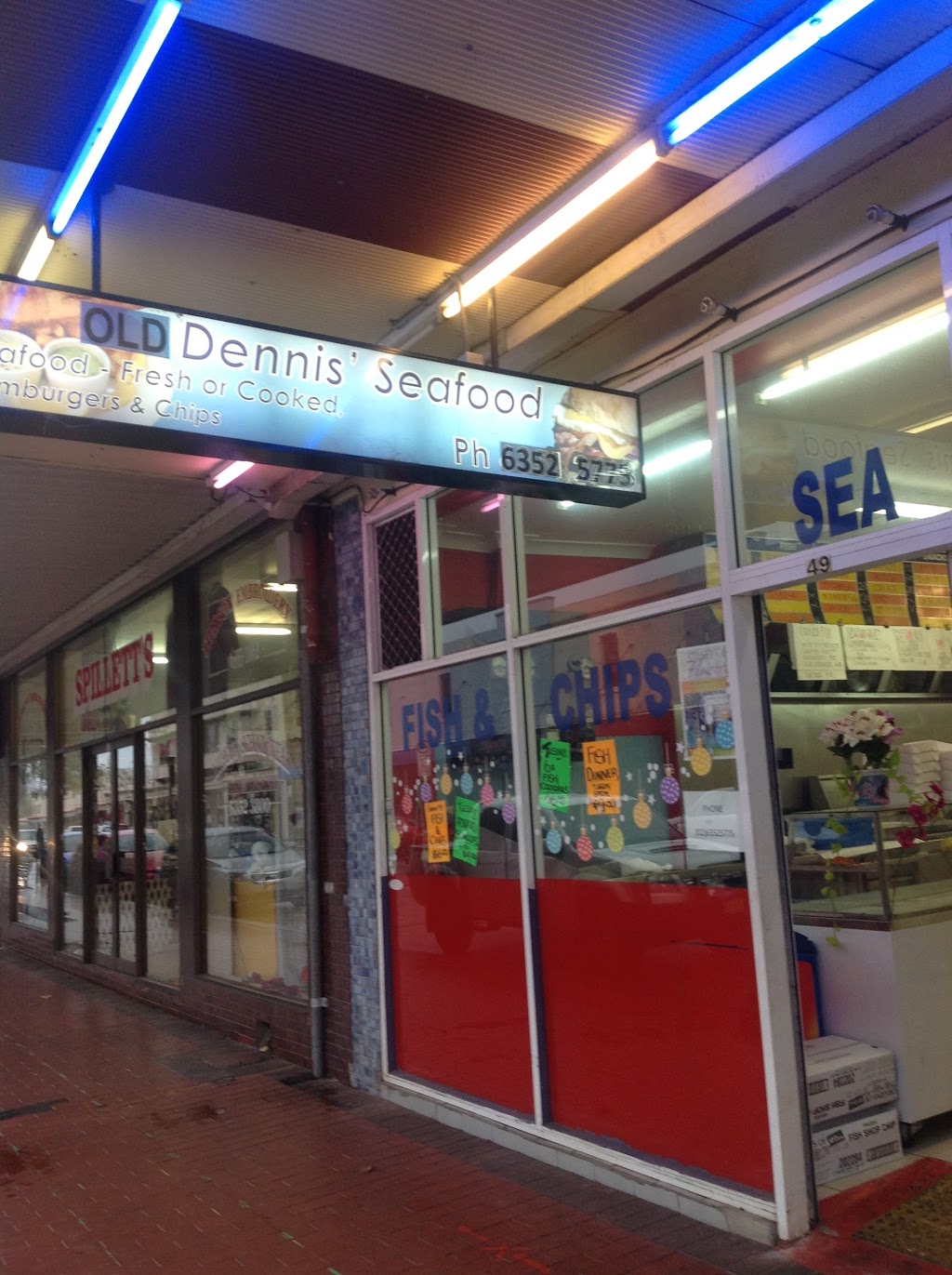 Old Dennis Seafood | restaurant | 49 Main St, Lithgow NSW 2790, Australia | 0263512951 OR +61 2 6351 2951