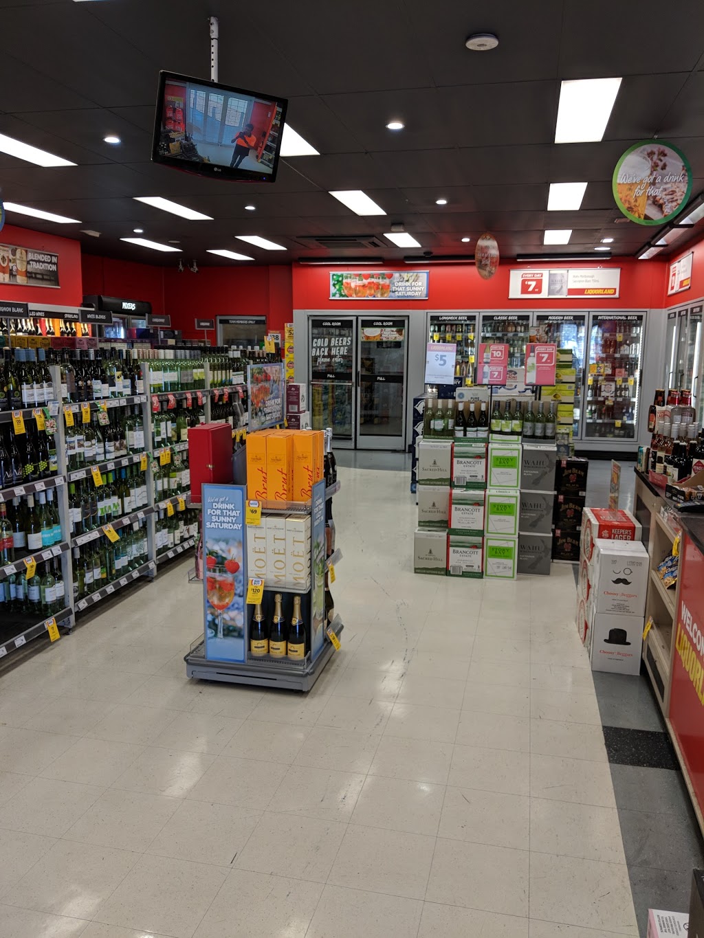 Liquorland Padbury | store | Shop 1, Padbury Shopping Centre, Warburton Ave, Padbury WA 6025, Australia | 0894015211 OR +61 8 9401 5211