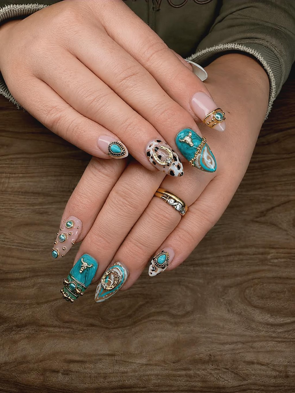 MECS Beauty & Nails | 6405 Murray Valley Hwy, Wyuna VIC 3620, Australia | Phone: 0488 208 729