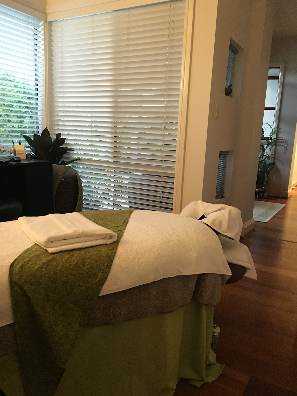 Lindsay Sanders Massage Beauty Body | spa | 11 Wellman Cres, Sippy Downs QLD 4556, Australia | 0409398986 OR +61 409 398 986
