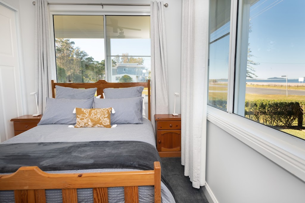 Black Possum Cottage | 17 Curlew Ave, Pindimar NSW 2324, Australia | Phone: (02) 4997 1300
