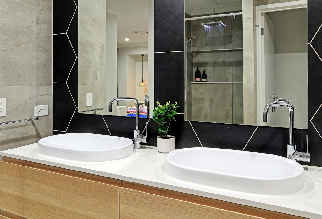 Splendid Bathrooms | home goods store | 25 Semper Pl, Calamvale QLD 4116, Australia | 0414797783 OR +61 414 797 783