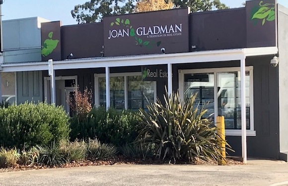 Joan Gladman Real Estate Woodend | Suite 3/39 Anslow St, Woodend VIC 3442, Australia | Phone: (03) 5427 4307