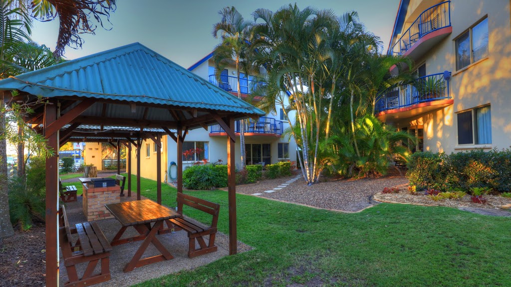 Rainbow Getaway Holiday Apartments | lodging | 2-4 Double Island Dr, Rainbow Beach QLD 4581, Australia | 0754863500 OR +61 7 5486 3500