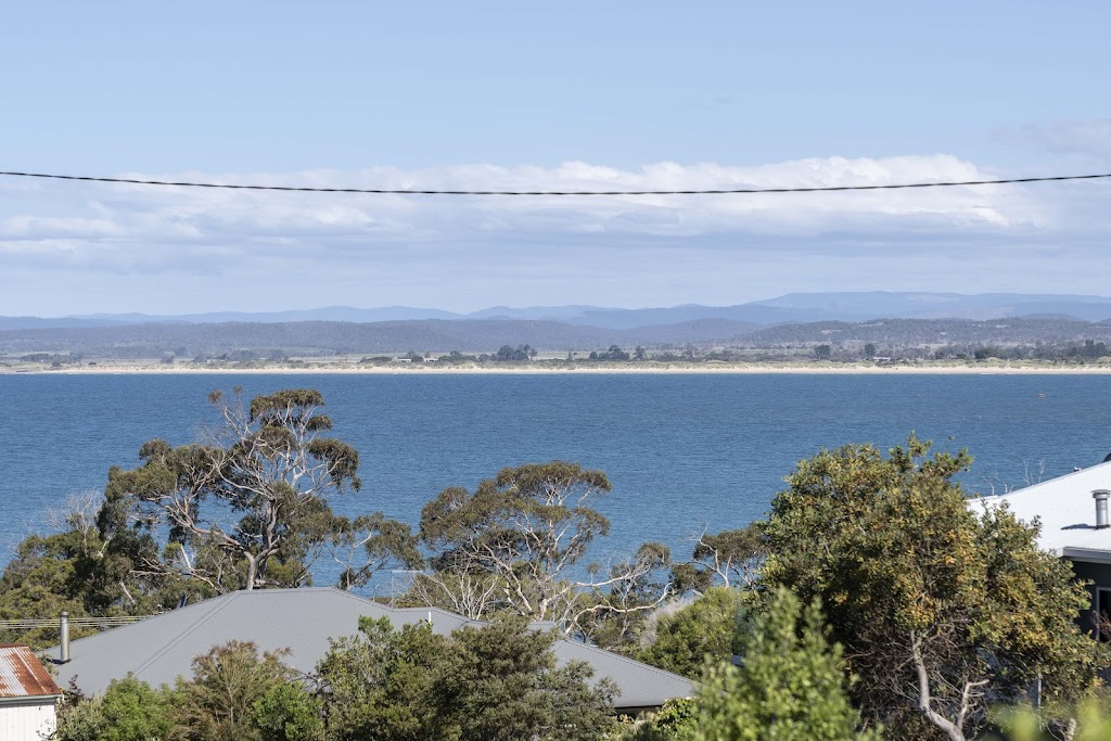 The Cottage on Westwood (Airbnb) | 123 Westwood St, Bridport TAS 7262, Australia | Phone: 0438 604 469