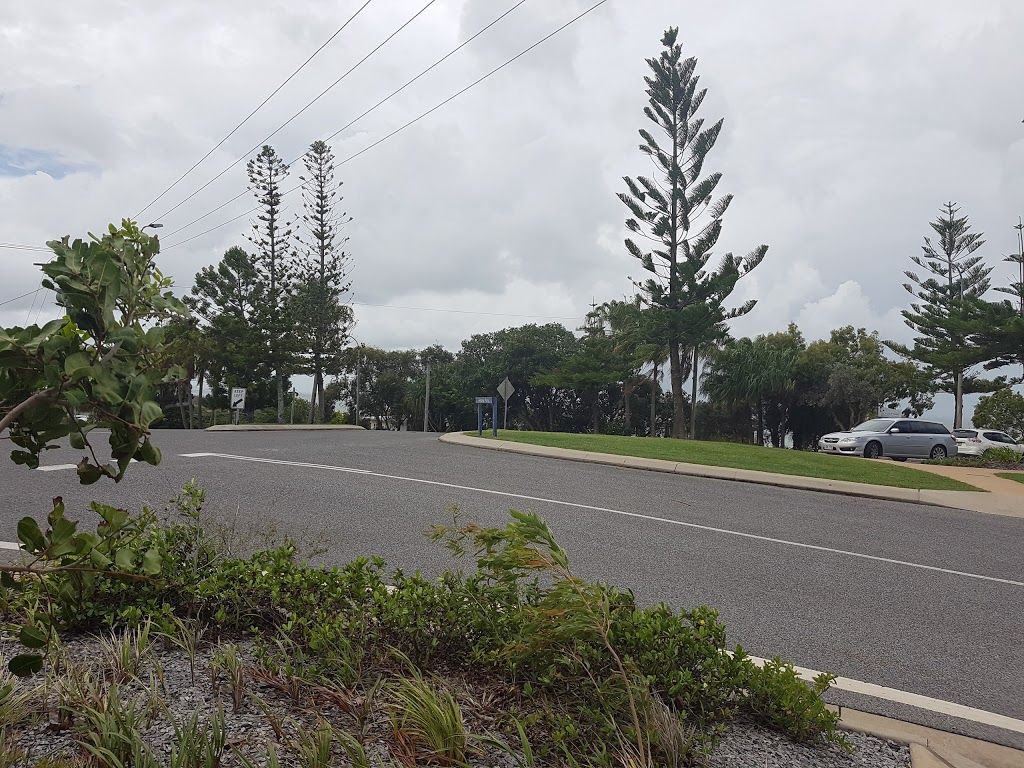 Tannum Beach Fish & Chips | restaurant | shop 1/1 Pacific Ave, Tannum Sands QLD 4680, Australia | 0749737013 OR +61 7 4973 7013