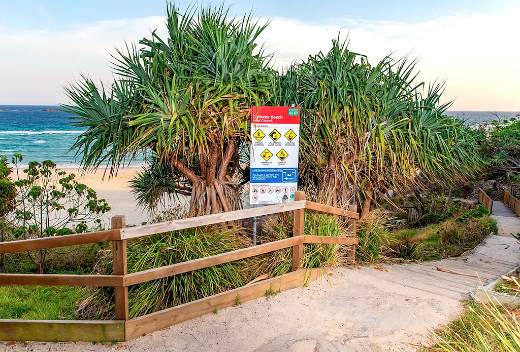 Waves #1 Beach Hotel Stradbroke Island | 164 Dickson Way, Point Lookout QLD 4183, Australia | Phone: (07) 3415 3949