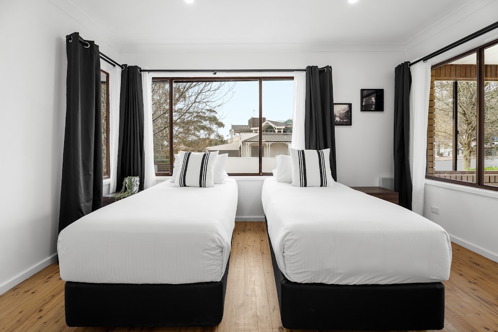 Montblu at Echo Point | 2 Cliff Dr, Katoomba NSW 2780, Australia | Phone: (02) 4782 3275