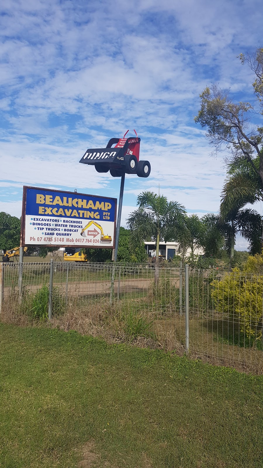 Beauchamp Excavating Pty Ltd | 1 Mount Coolon Rd, Collinsville QLD 4804, Australia | Phone: 0417 764 024