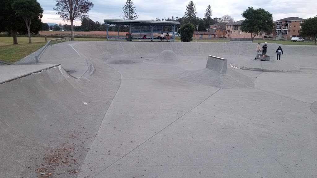 Tuncurry Skate Park |  | 7A Point Rd, Tuncurry NSW 2428, Australia | 0265917222 OR +61 2 6591 7222