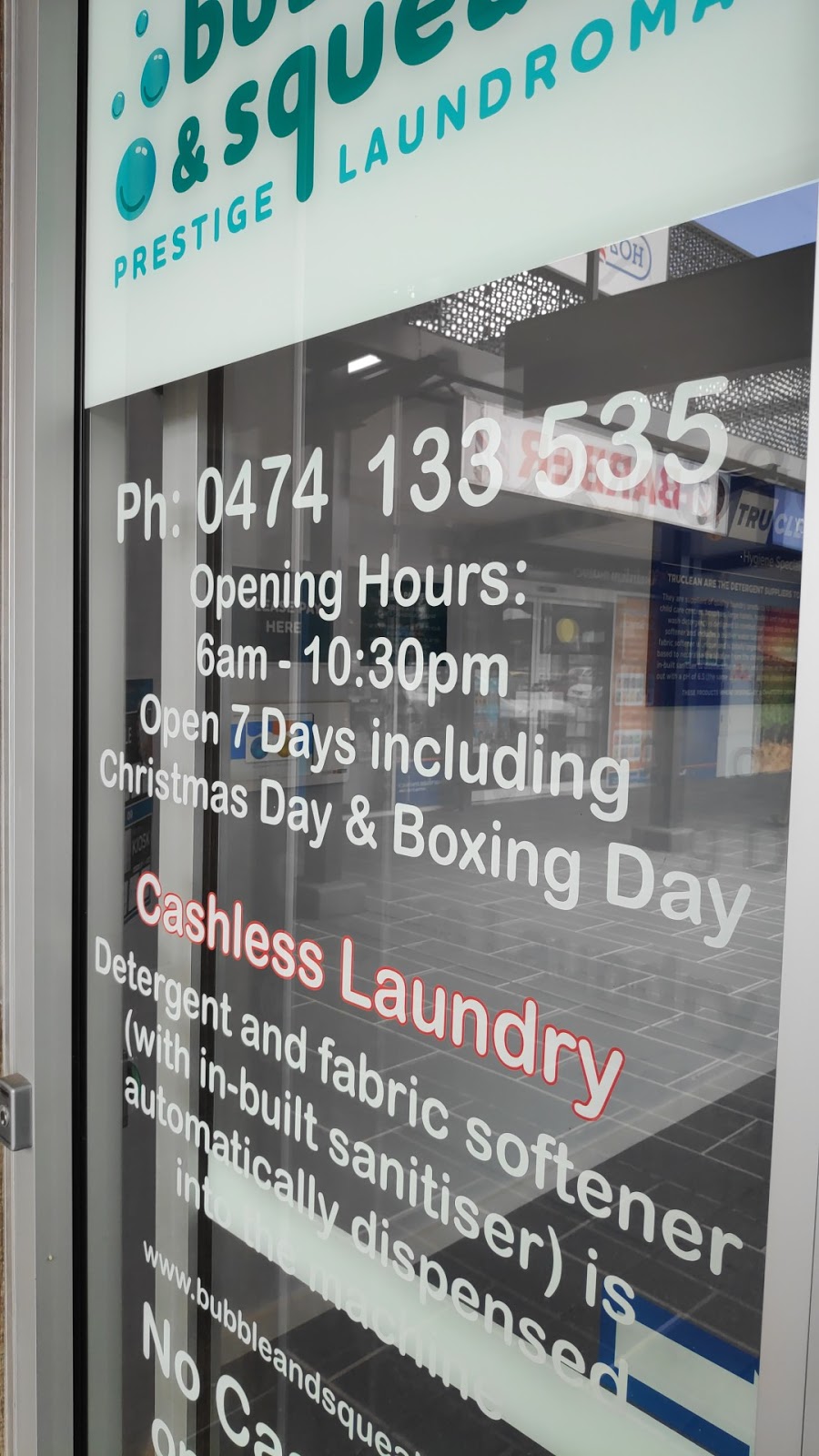 Bubble & Squeak Prestige Laundromat - Yeronga | Shop 3.2, The Village Shopping Centre, 429 Fairfield Rd, Yeronga QLD 4104, Australia | Phone: 0474 133 535
