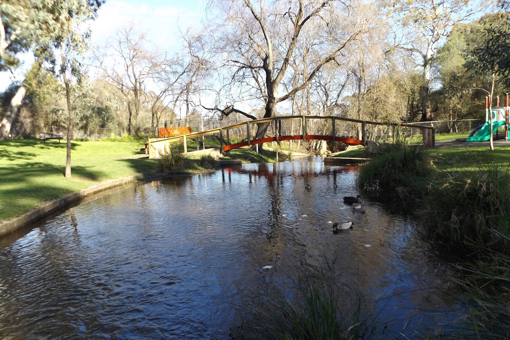 Mitcham duck feeding park | park | Norman Walk, Mitcham SA 5062, Australia