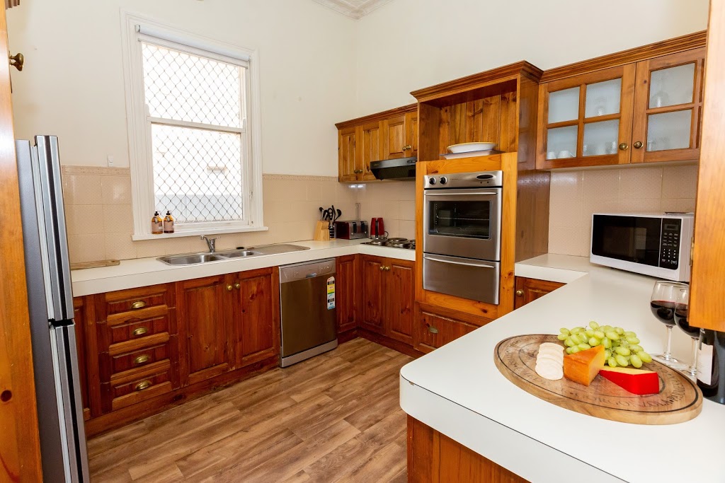 Best Central House | 16 Best St, Wagga Wagga NSW 2650, Australia | Phone: 0418 459 189