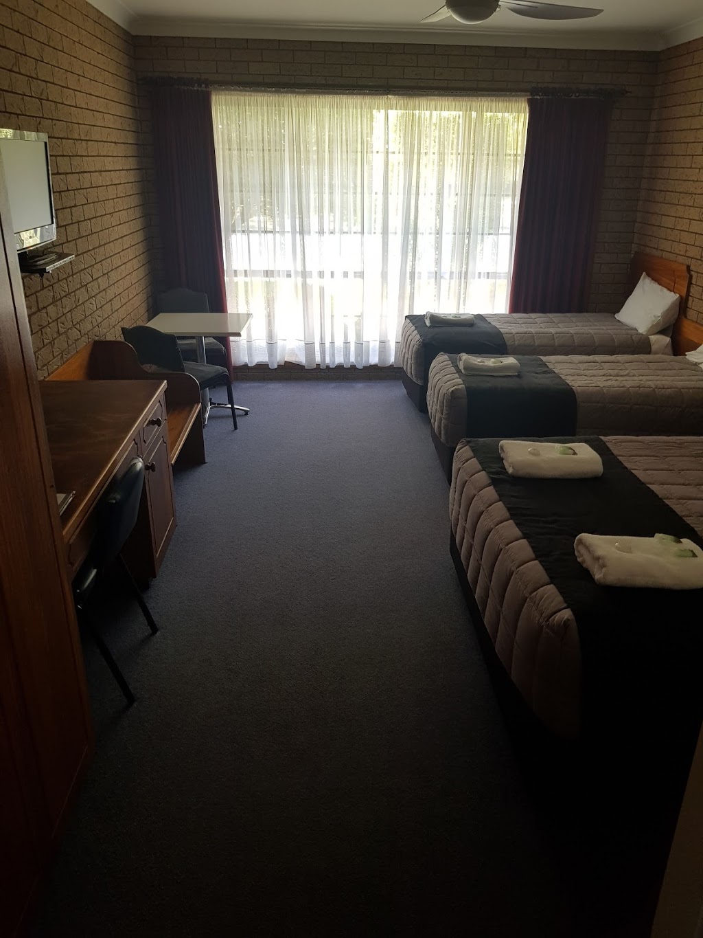 Manifold Motor Inn | lodging | 295 Manifold St, Camperdown VIC 3260, Australia | 1800816915 OR +61 1800 816 915