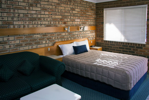 Mid Town Inn Narrabri | 41 Maitland St, Narrabri NSW 2390, Australia | Phone: (02) 6792 2233