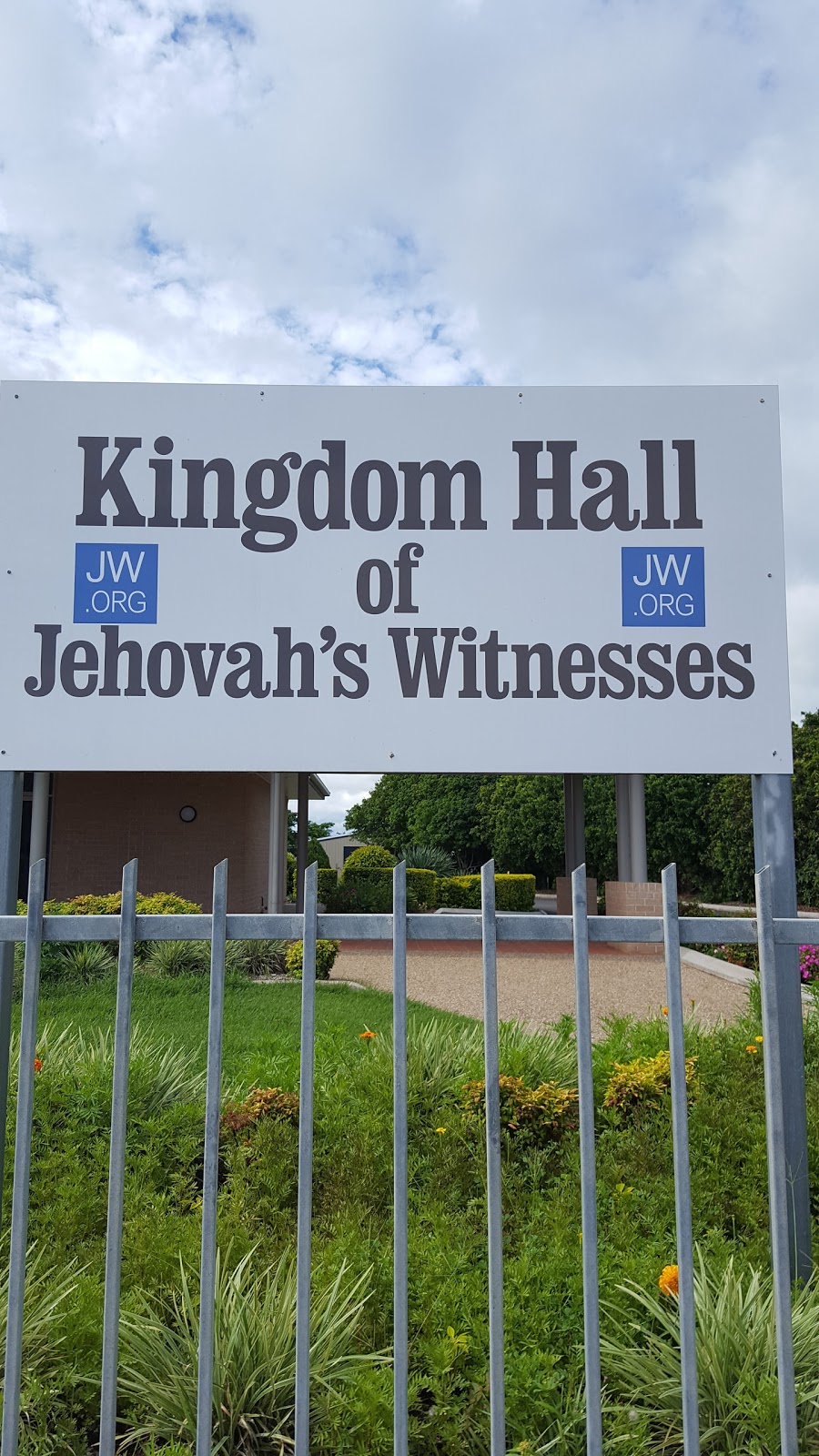 Kingdom HALL | church | Rifle Range Rd, Innes Park QLD 4670, Australia