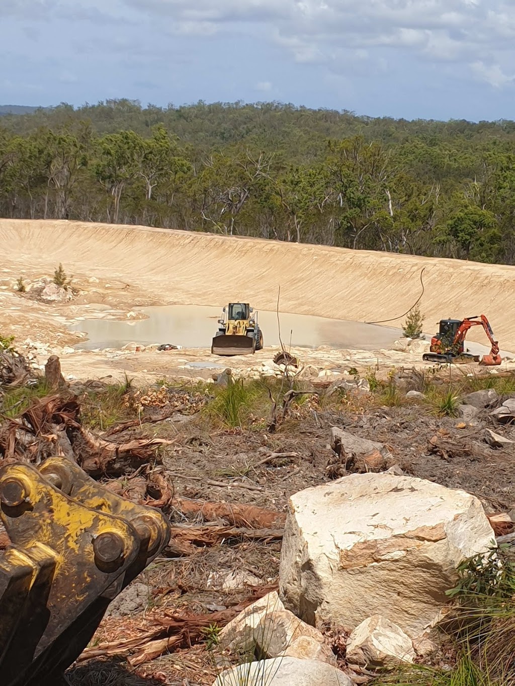 Agnes Coast Earthmoving | general contractor | 2654 Round Hill Rd, Agnes Water QLD 4677, Australia | 0439530439 OR +61 439 530 439