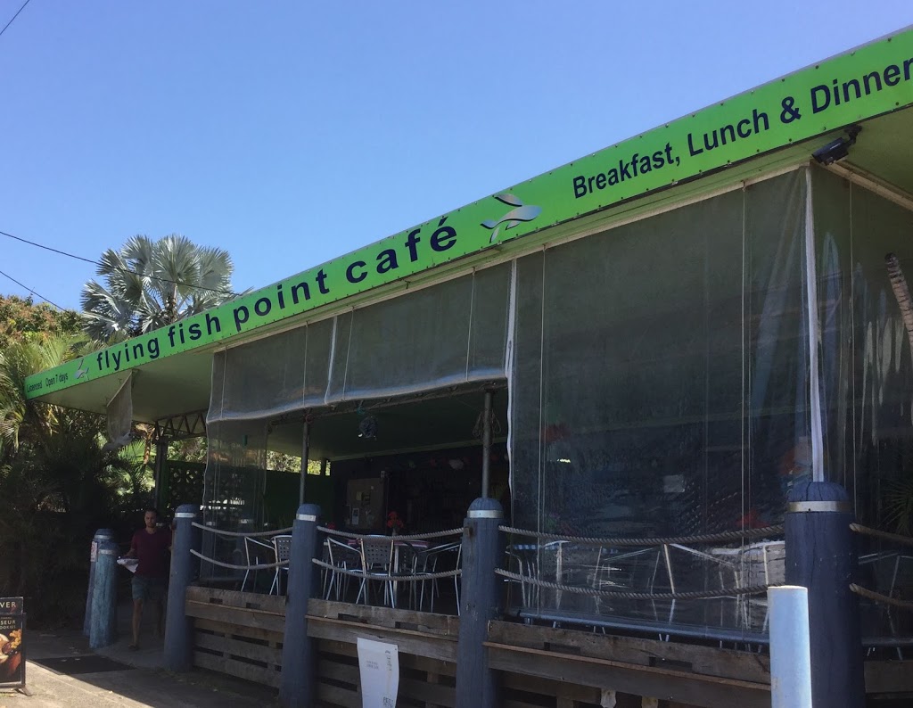 Flying Fish Point Cafe & Store | post office | 9 Elizabeth St, Flying Fish Point QLD 4860, Australia | 0740612180 OR +61 7 4061 2180